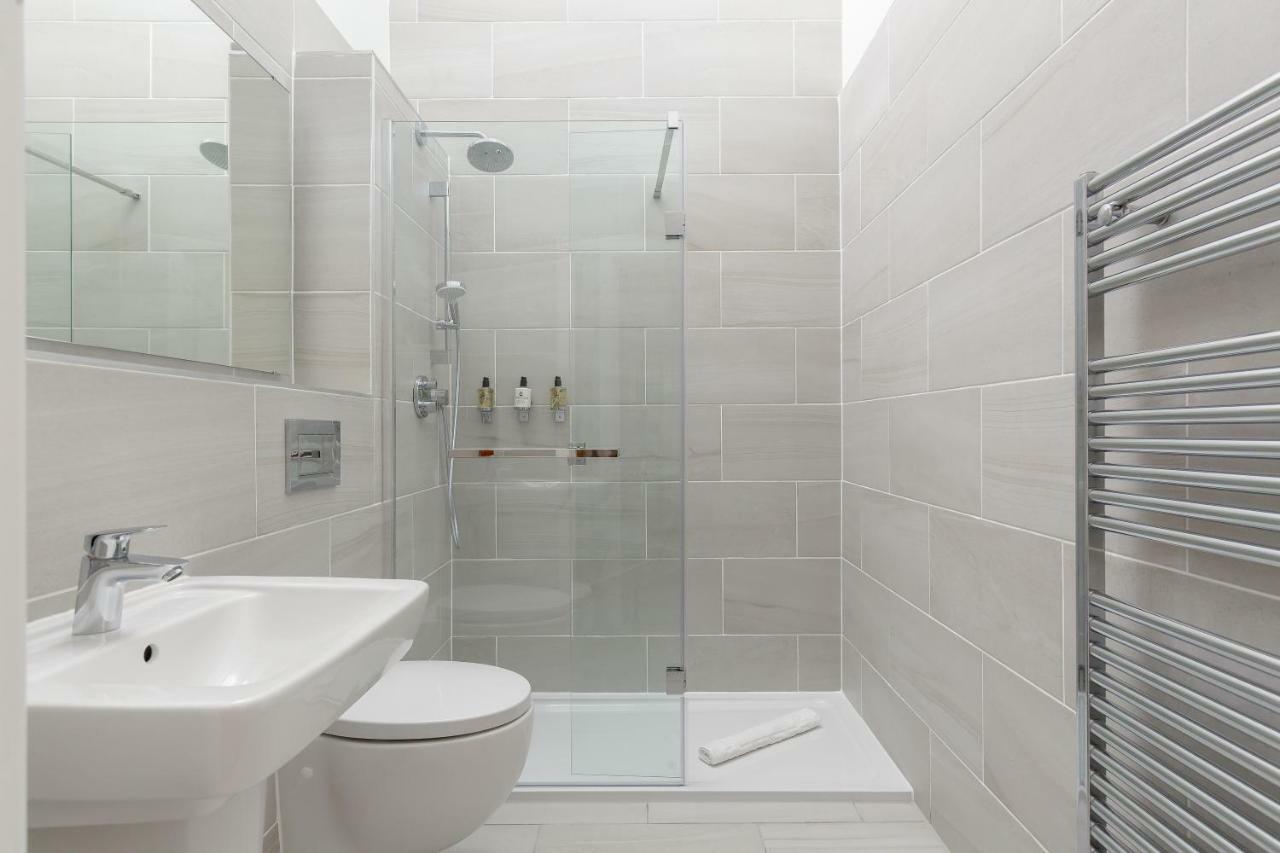 Destiny Scotland - Royal Mile Residence เอดินบะระ ภายนอก รูปภาพ